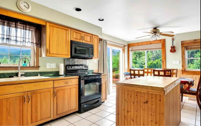 Foto del edificio - 2101 State Hwy 9N