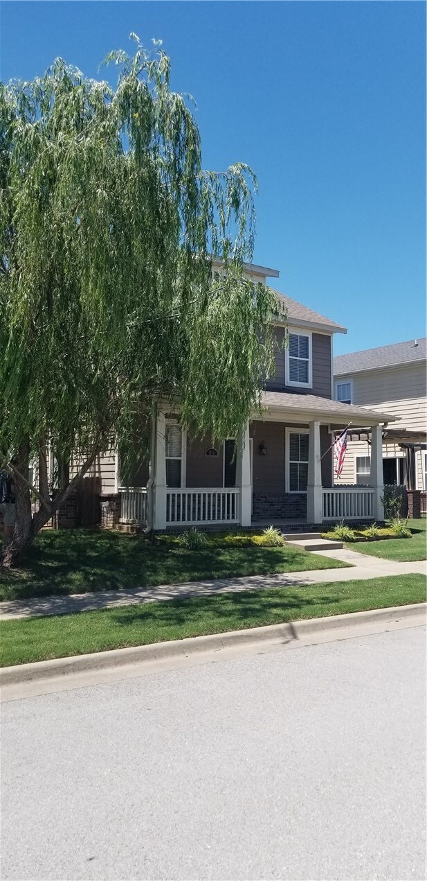Foto del edificio - 631 N Longfellow Ln
