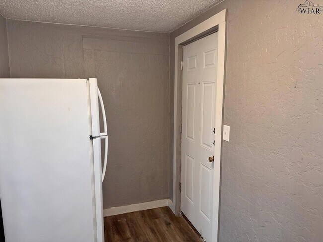 Foto del edificio - 2130 Ave J