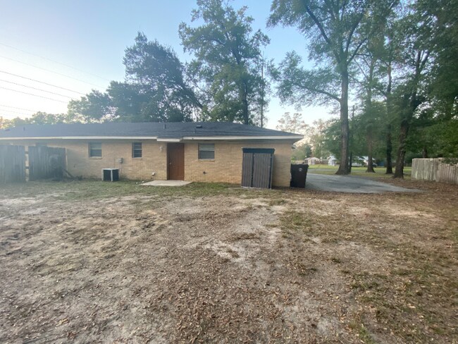 Building Photo - 63 W Pine Ave