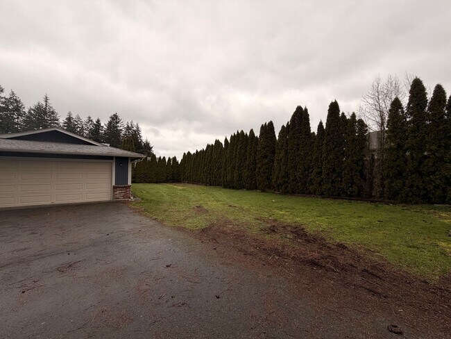 Foto del edificio - Private and quiet 3BD, 2 BA w/ 2 car garage near Fedrickson!