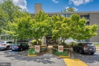 Building Photo - 4420 Briarwood Ct N