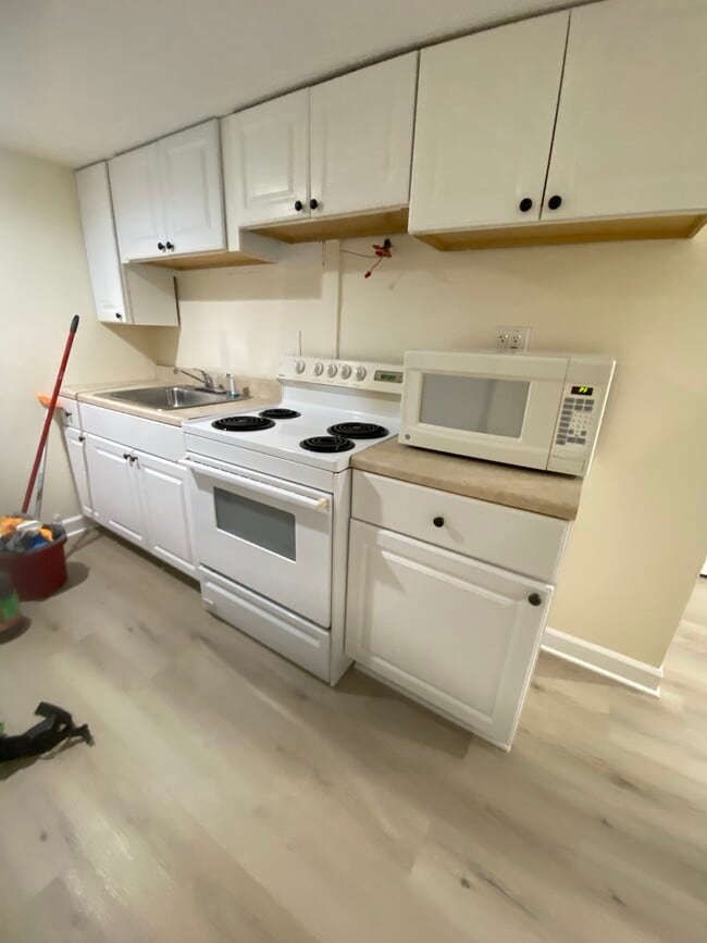 Foto del edificio - 112 Albright Ave