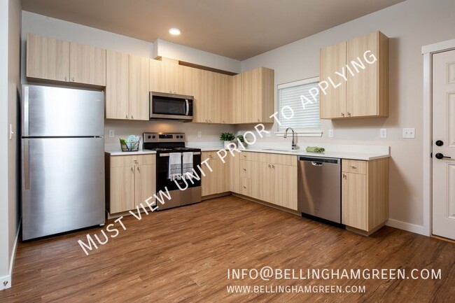 Building Photo - Move In Special - Financing Available - 3 ...