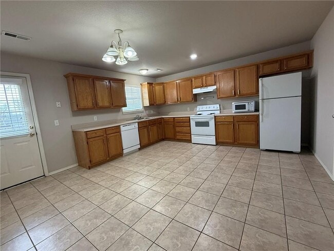 Building Photo - 662 Appleridge Dr