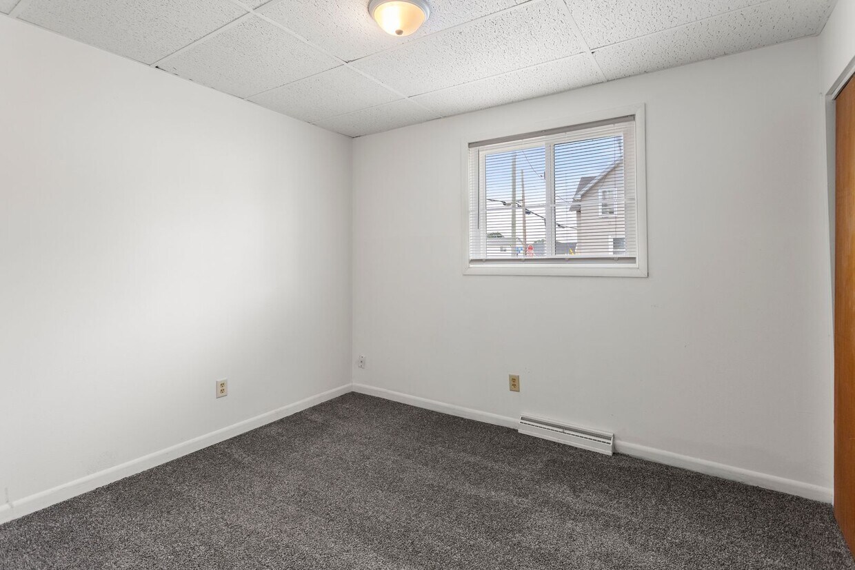 Primary Photo - 2219 Adams St