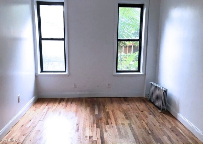 Building Photo - 832 Madison St