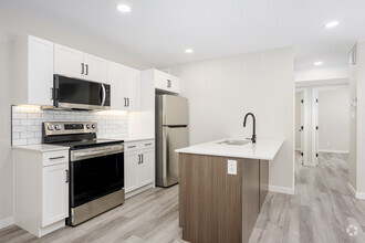 Building Photo - 354 Edison Ave