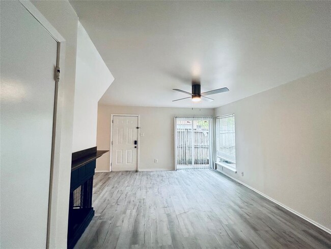 Building Photo - 5989 Allday Dr