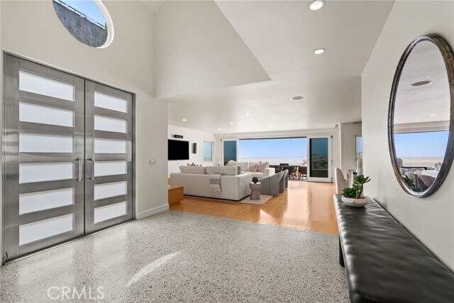 Foto del edificio - 1554 E Oceanfront