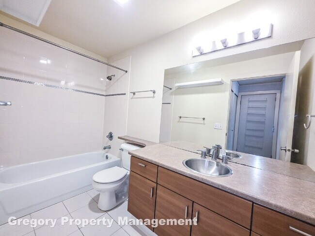 Foto del edificio - 700 E Denny Way