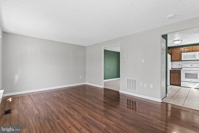 Foto del edificio - 4817 Kingfisher Ct