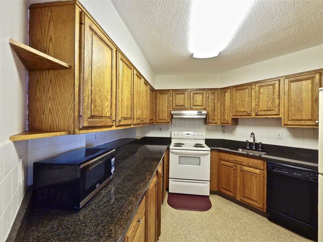 Foto del edificio - 815 HARMON Cove