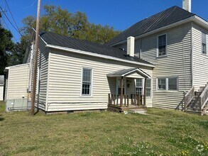Building Photo - 309 E Bay St