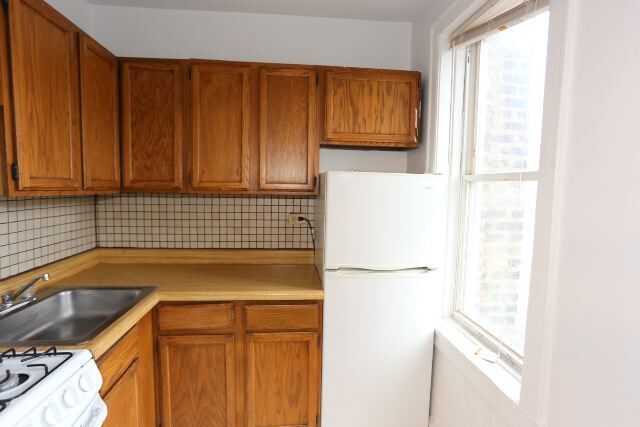 Foto del edificio - 714 W Belmont Ave