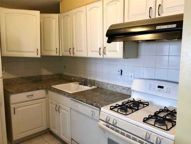 Foto del edificio - 82-141-141 Country Pointe Cir