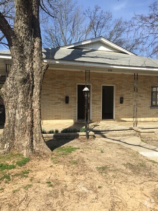 Building Photo - 303 Laser St