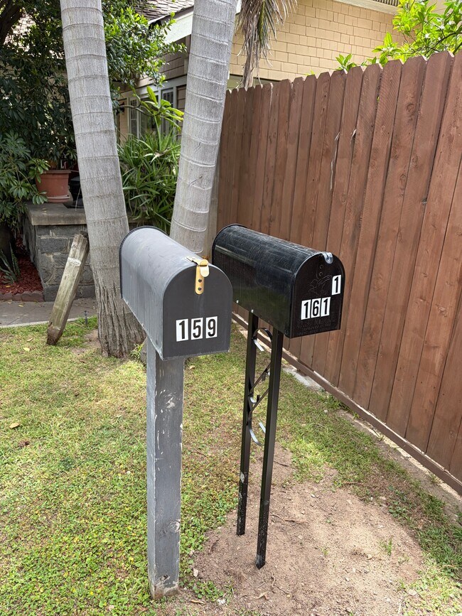 Foto del edificio - 158 N Canyon Blvd