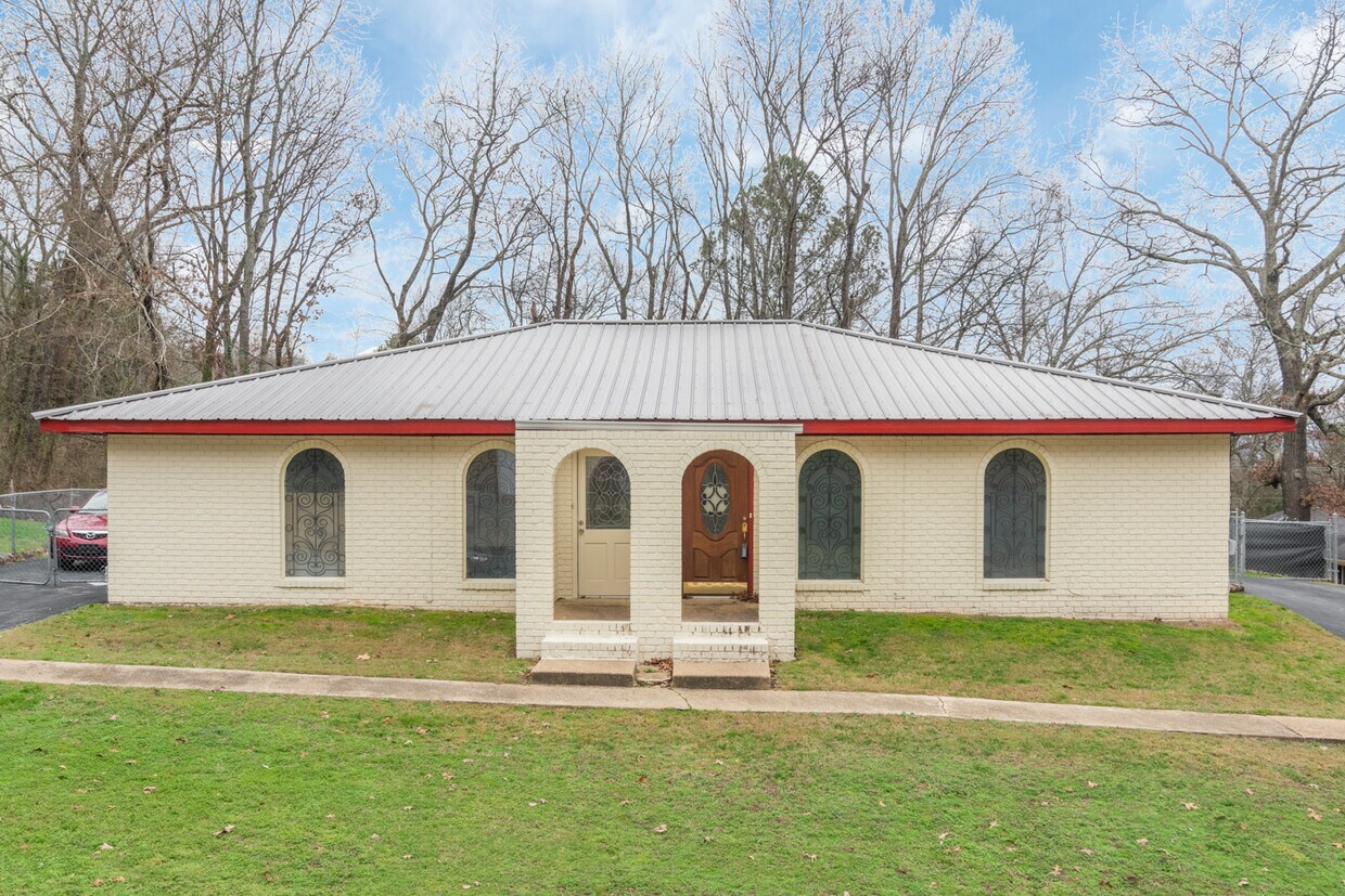 Primary Photo - 3208 Joselin Ln