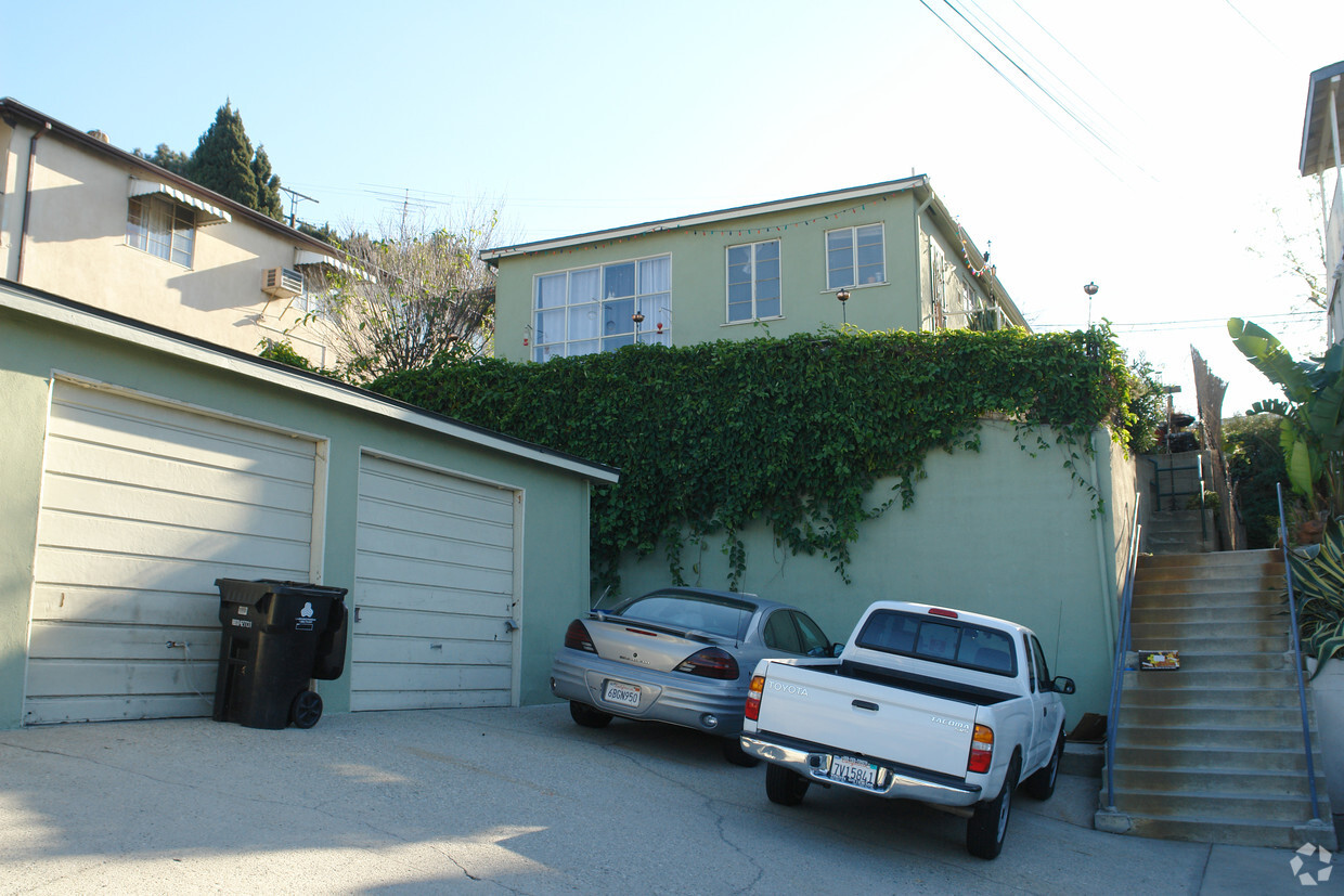 Building Photo - 2956-2958 Hyperion