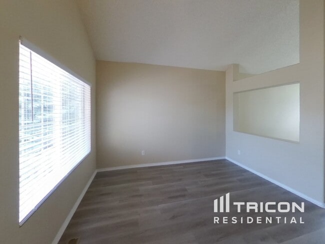 Building Photo - 517 Oxbow Dr