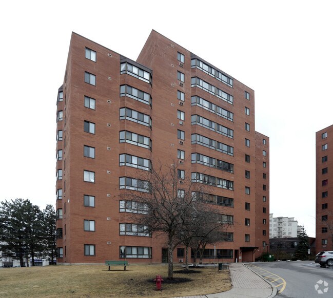 Photo du bâtiment - 545-565 Belmont Ave W