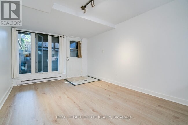 Building Photo - 155 Langley Ave