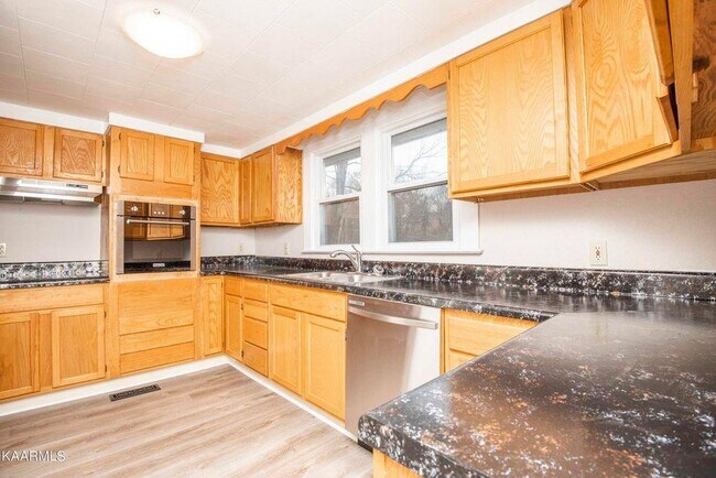 Foto del edificio - 703 W 2nd Ave