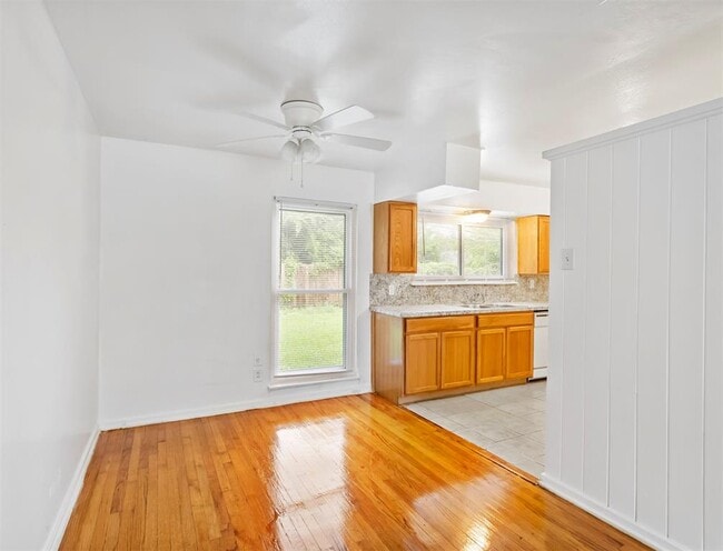 Building Photo - 8814 Vinearbor St