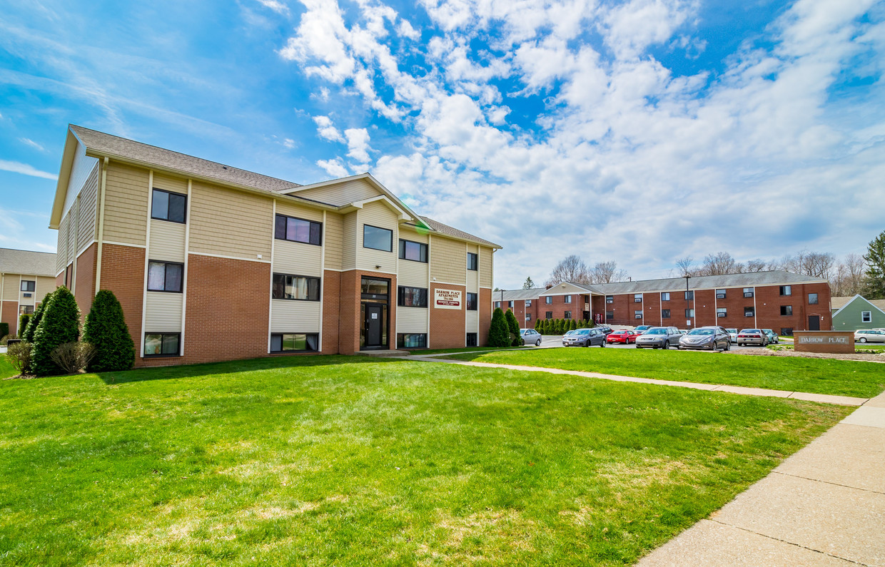 Primary Photo - Darrow Place Apartments