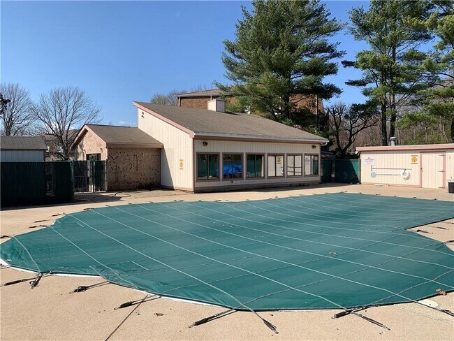 Foto del edificio - 752 Quaker Ln