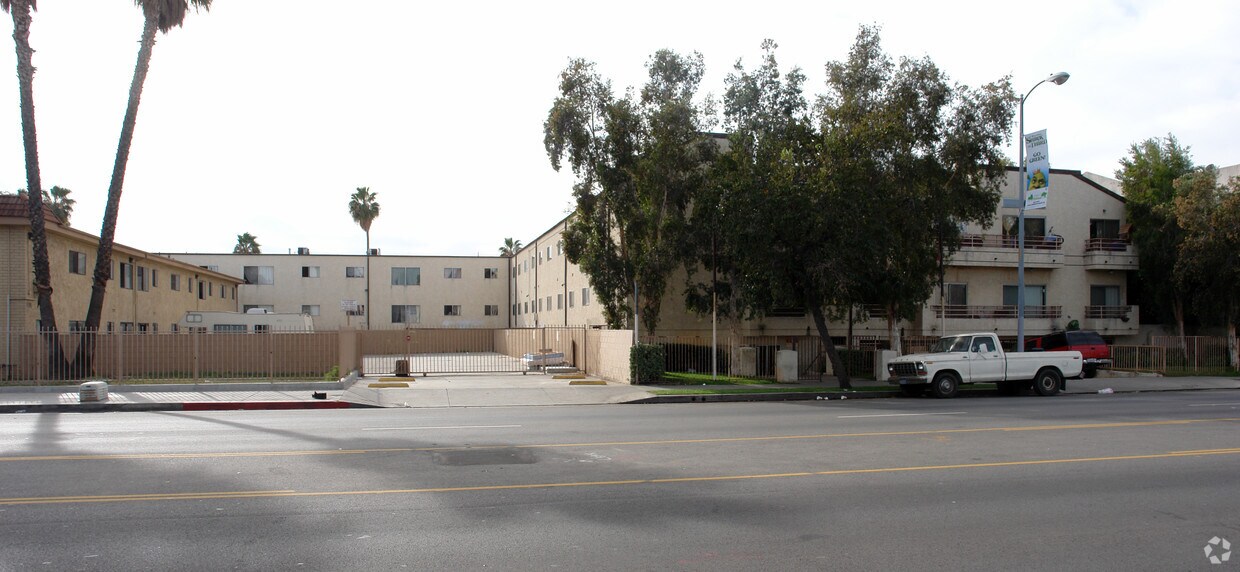 Primary Photo - 14668 Nordhoff St