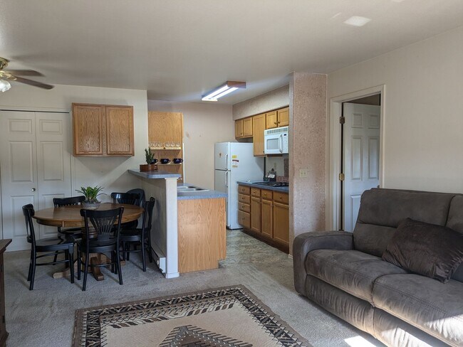 Foto del edificio - Fully Furnished Burro Ranch 2-Bedroom