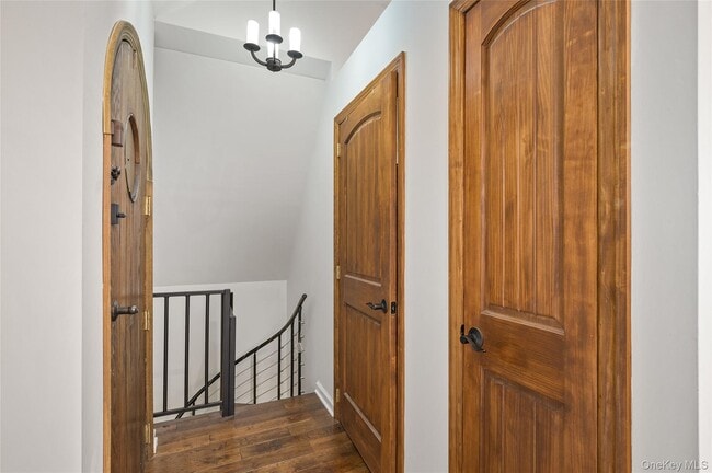 Building Photo - 150 Kings Hwy