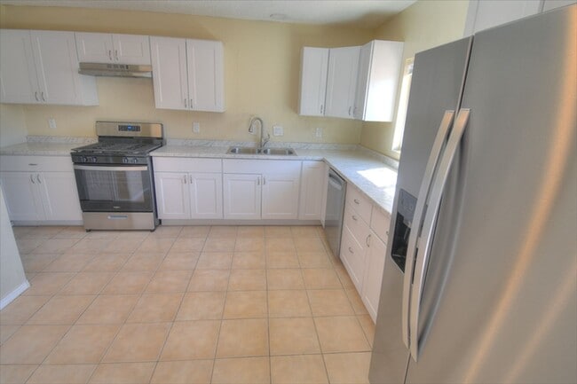 Building Photo - NE Heights 4 Bedroom !!!!