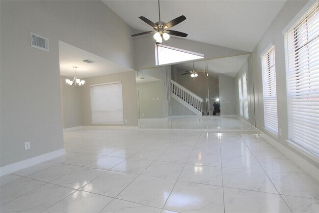 Foto del edificio - 4611 Silver Fox Dr