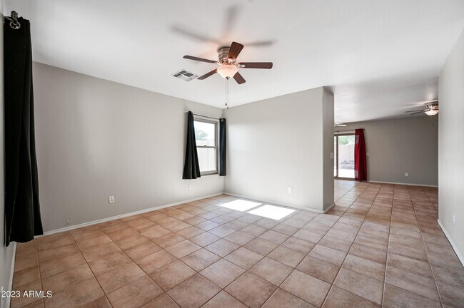 Foto del edificio - 807 S Somerset Cir