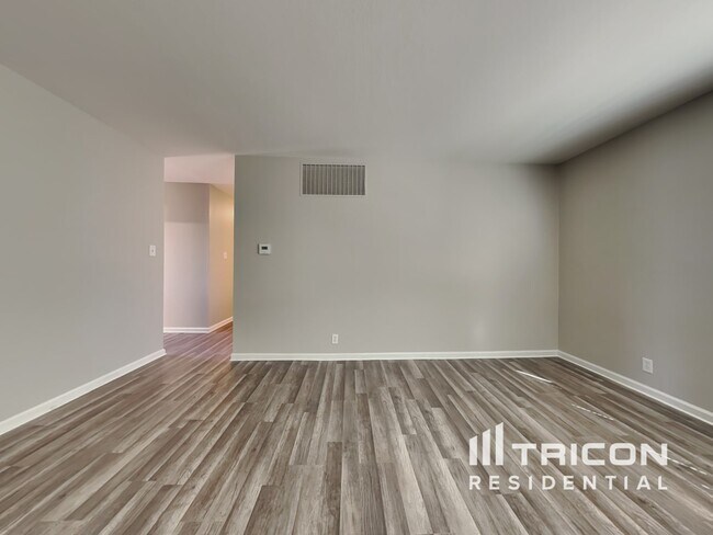 Foto del edificio - 2340 Logan Way