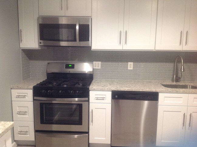 Foto del edificio - 66 Huber Pl