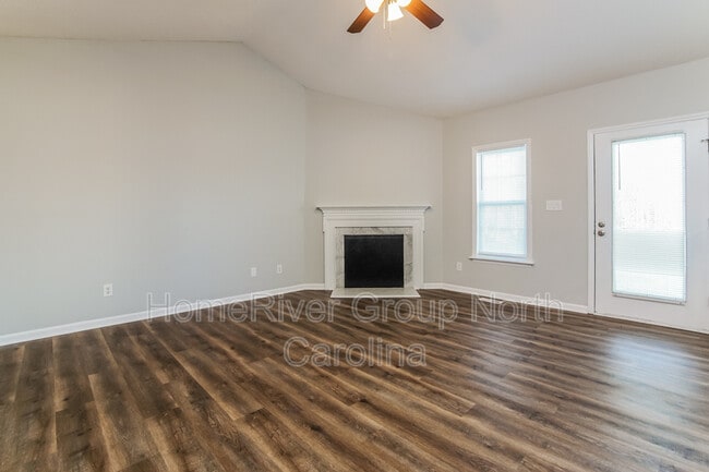 Building Photo - 3429 Deer Trace Ln