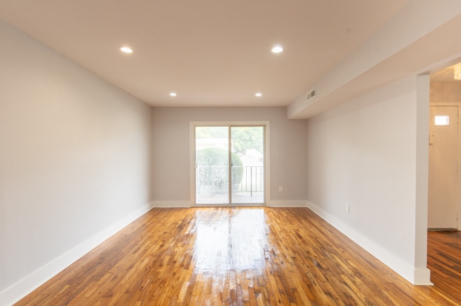 Foto del edificio - 1903 Country Ln