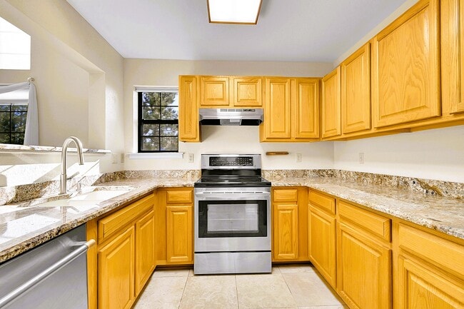 Building Photo - 31719 Rocky Village Dr