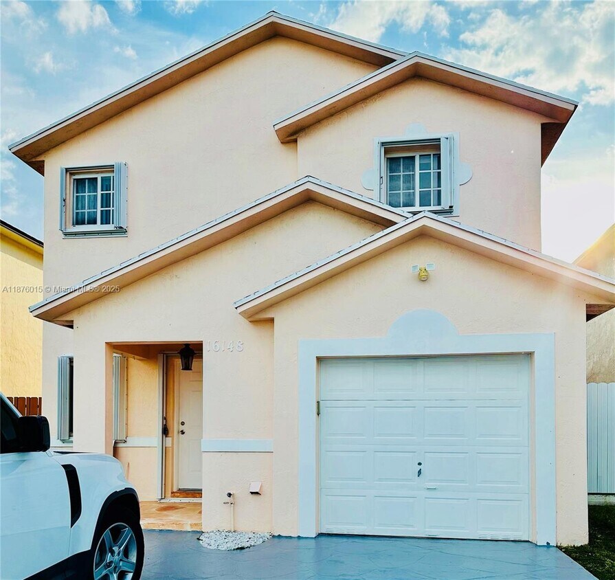 Foto principal - 16148 SW 138th Pl