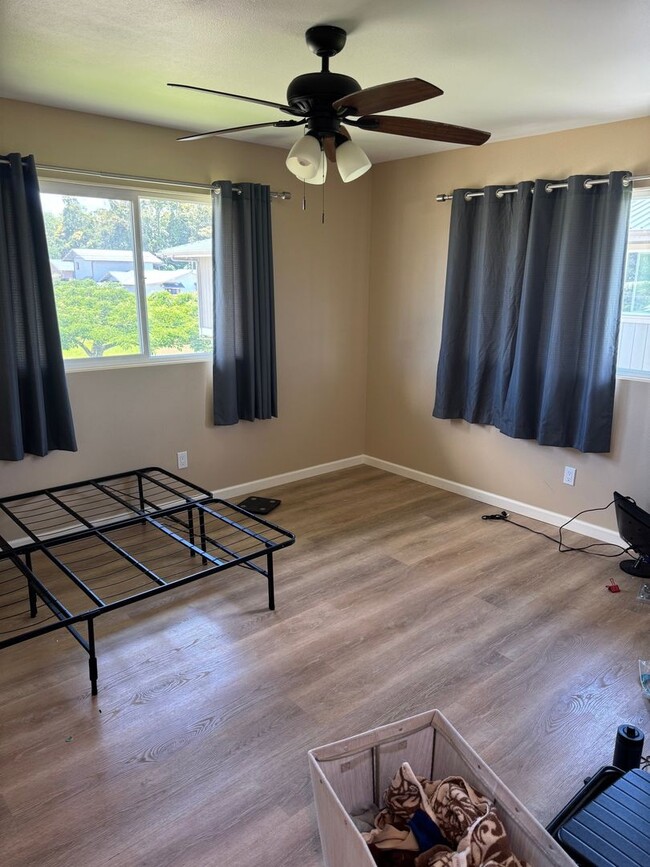 Building Photo - 3 Bedroom 2.5 Bath Home Available