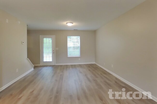 Building Photo - 324 Valley Heights Ln