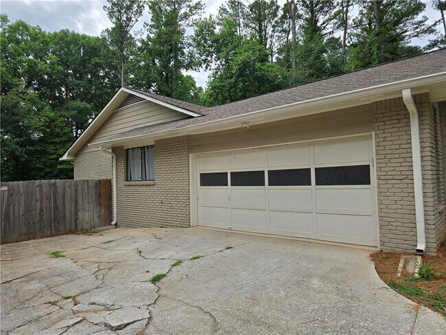 Foto del edificio - 3854 Hunting Ridge Dr SW