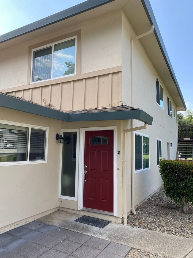 Building Photo - Pleasanton Laguna Vista 2 Bed / 1 bath, updated kitchen & bathroom, Two Year Lease required, Comm...