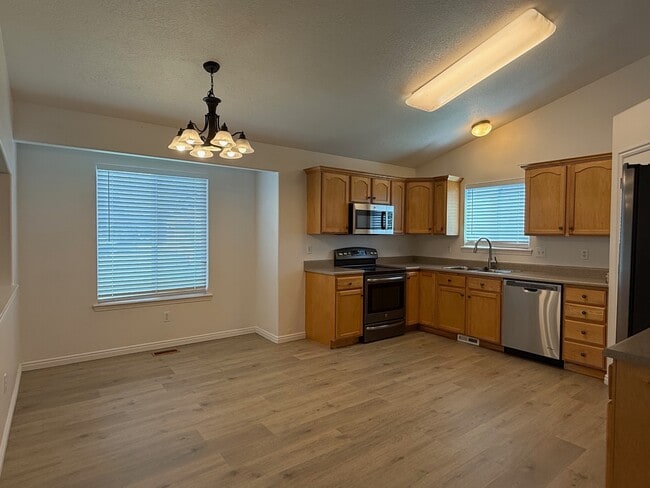 Building Photo - 845 Apple Grove Ln