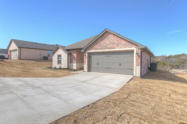 Building Photo - 2120 Christine Dr