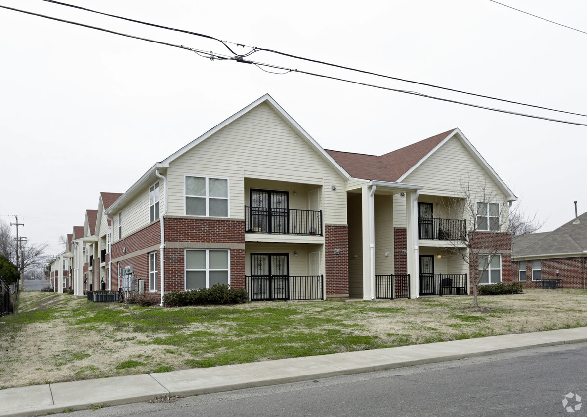 Primary Photo - 938-950 Gaiters Park Ln